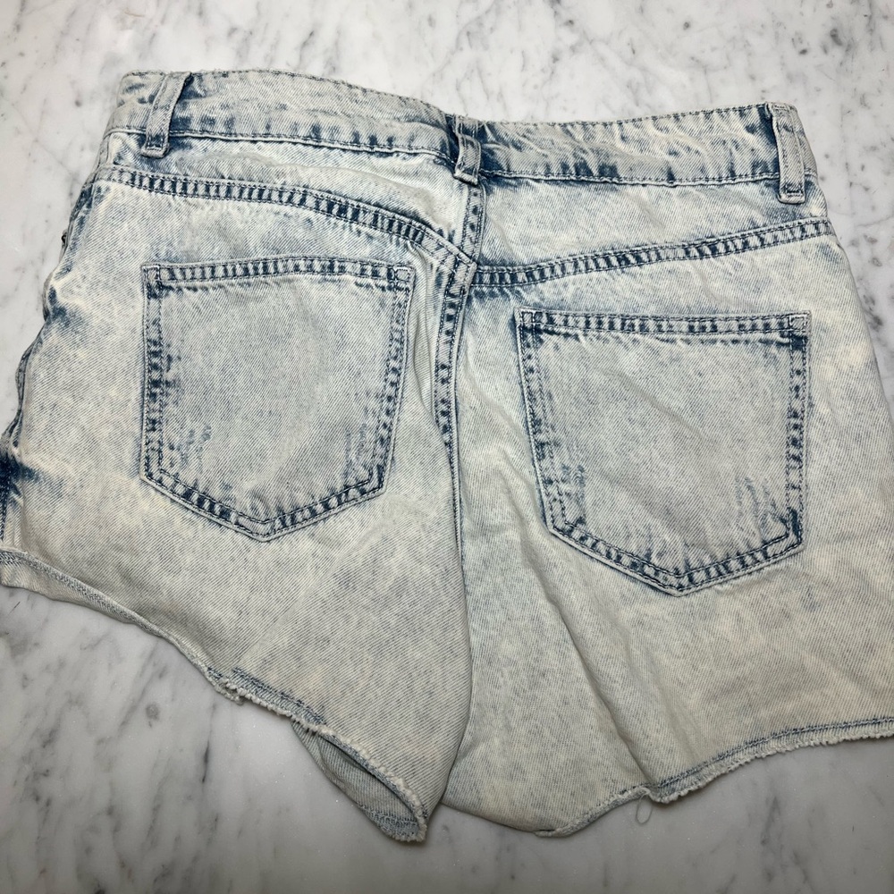 TOPSHOP- Shorts - Picture 2 of 3